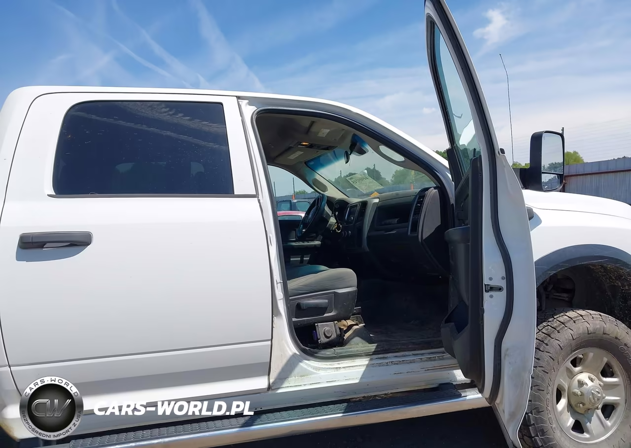 2018 Ram 2500 Tradesman 4X4 6'4 Box VIN:3C6UR5CL3JG359695 - 5