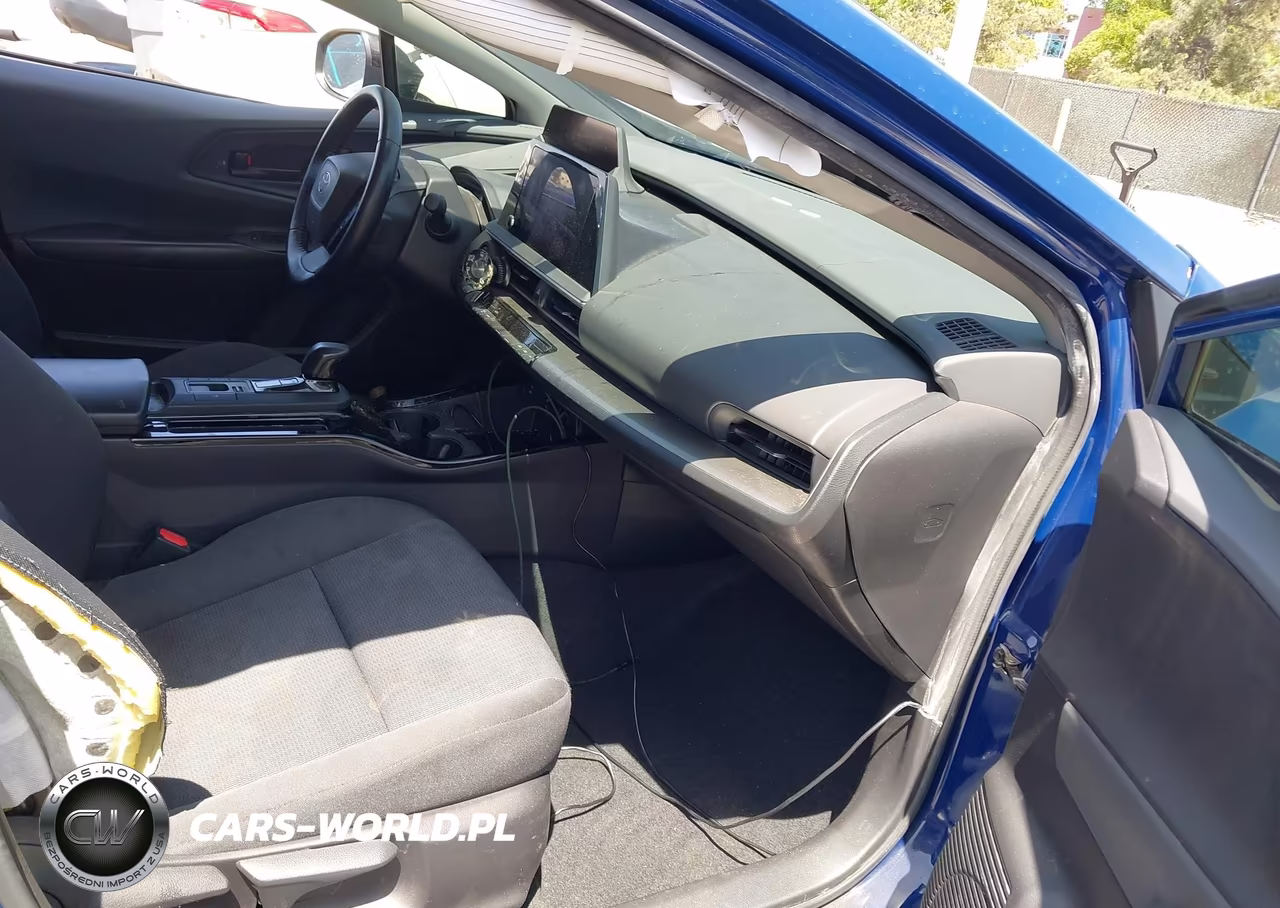 2023 Toyota Prius Le VIN:JTDACAAU2P3000593 - 5