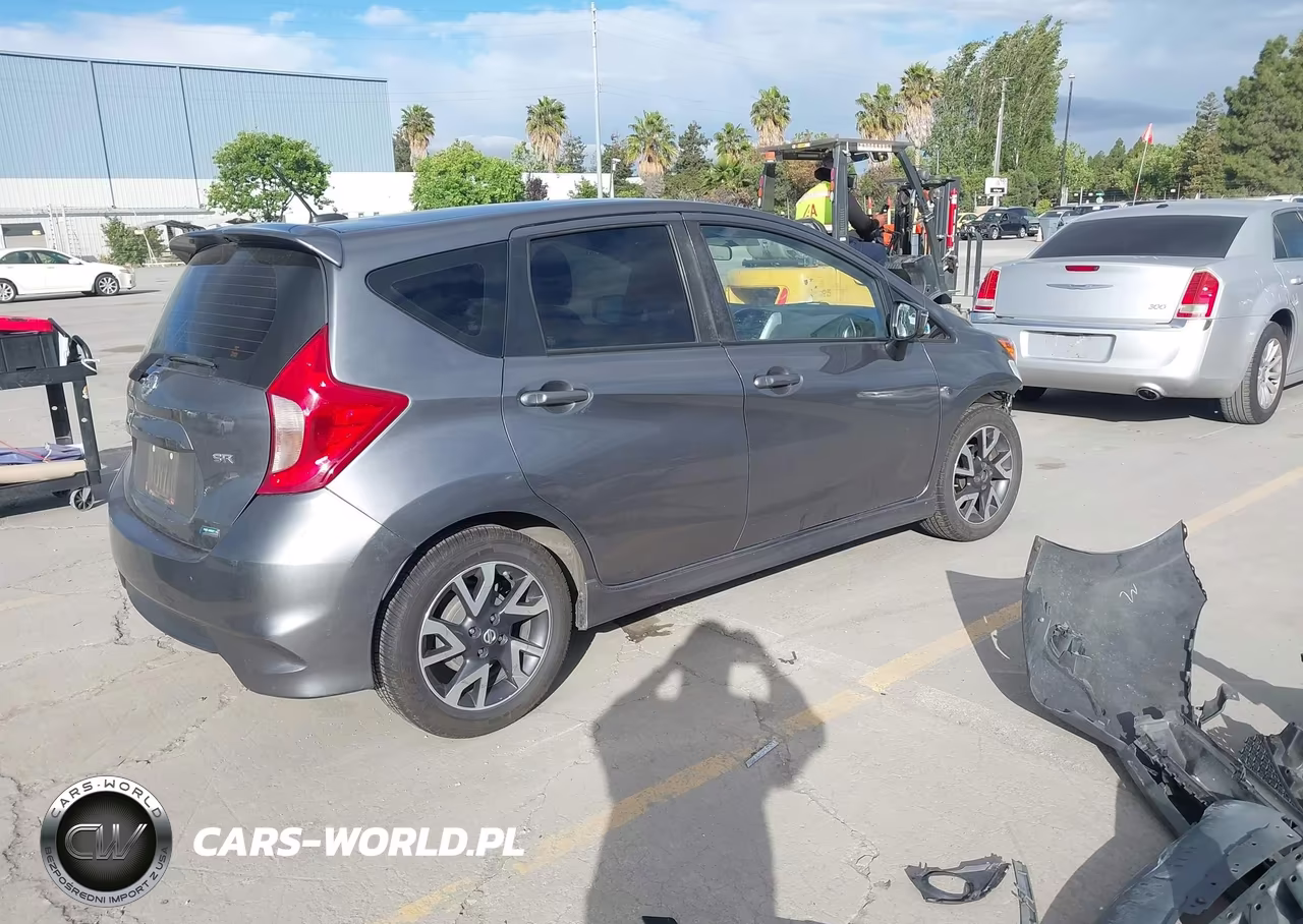 2016 Nissan Versa Note Sr VIN:3N1CE2CP2GL405747 - 4