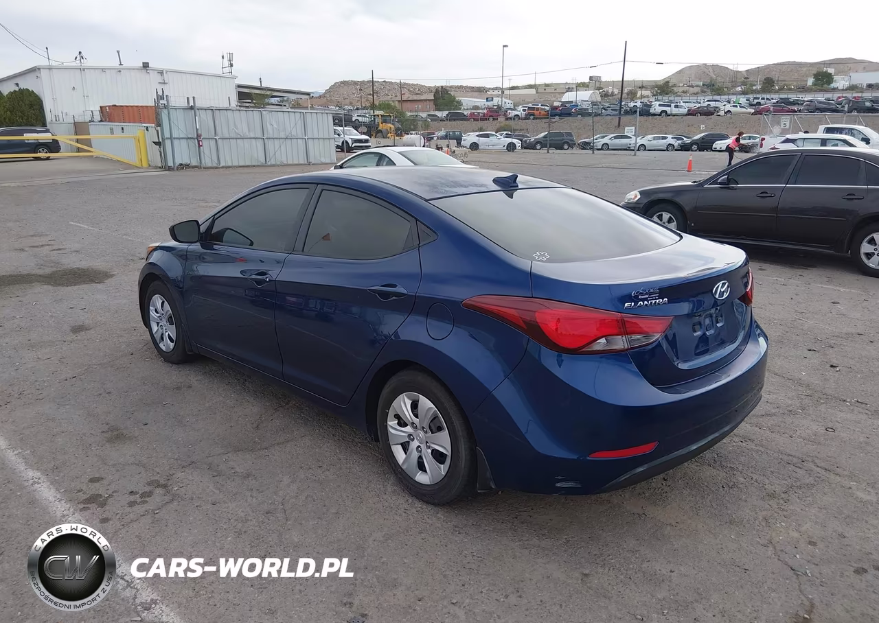 2016 Hyundai Elantra Se VIN:5NPDH4AE4GH668120 - 3