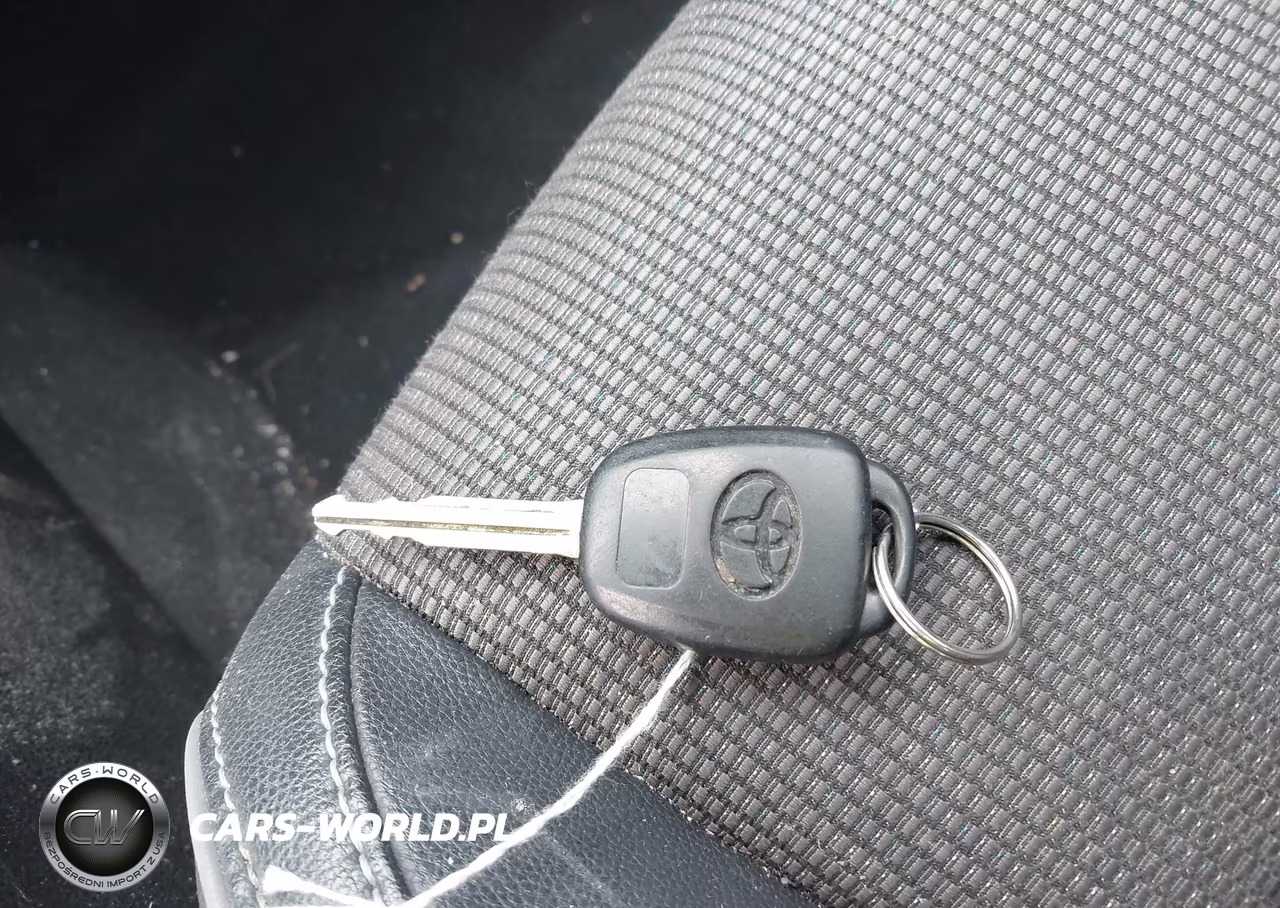 2015 Toyota Corolla S Plus VIN:5YFBURHEXFP248868 - 11