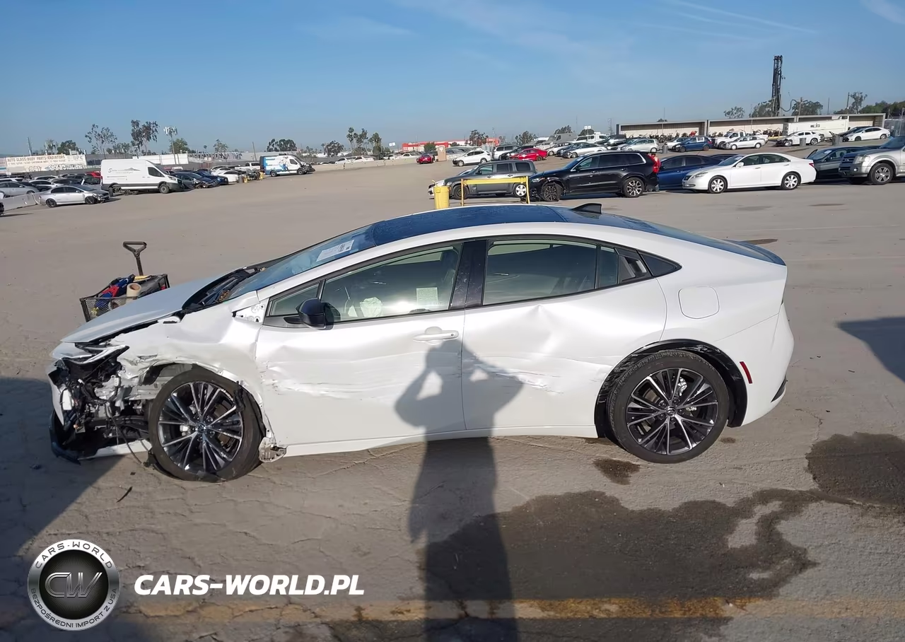 2024 Toyota Prius Xle VIN:JTDACAAU6R3037164 - 14