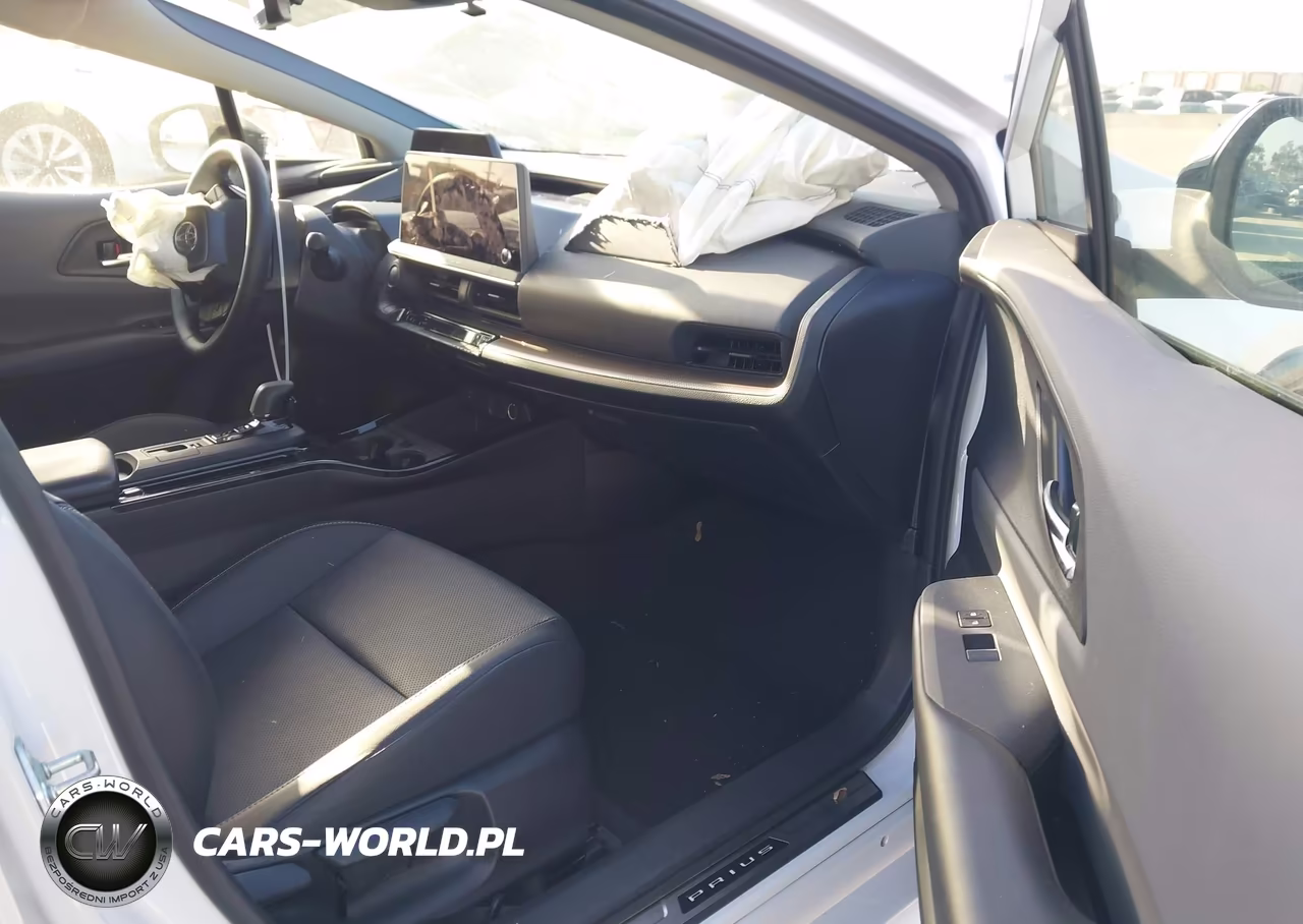 2024 Toyota Prius Xle VIN:JTDACAAU6R3037164 - 5