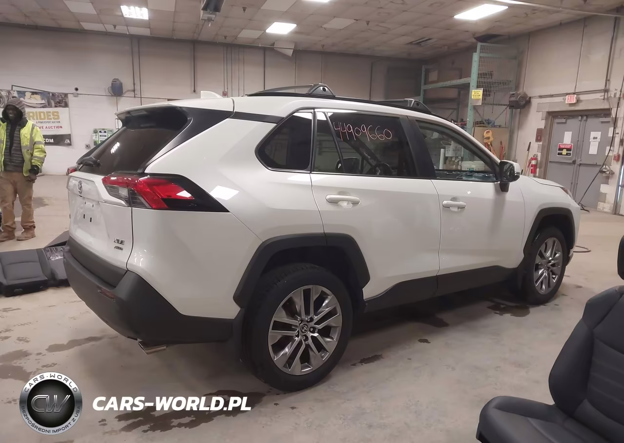 2022 Toyota Rav4 Xle Premium VIN:2T3A1RFV6NW262133 - 4