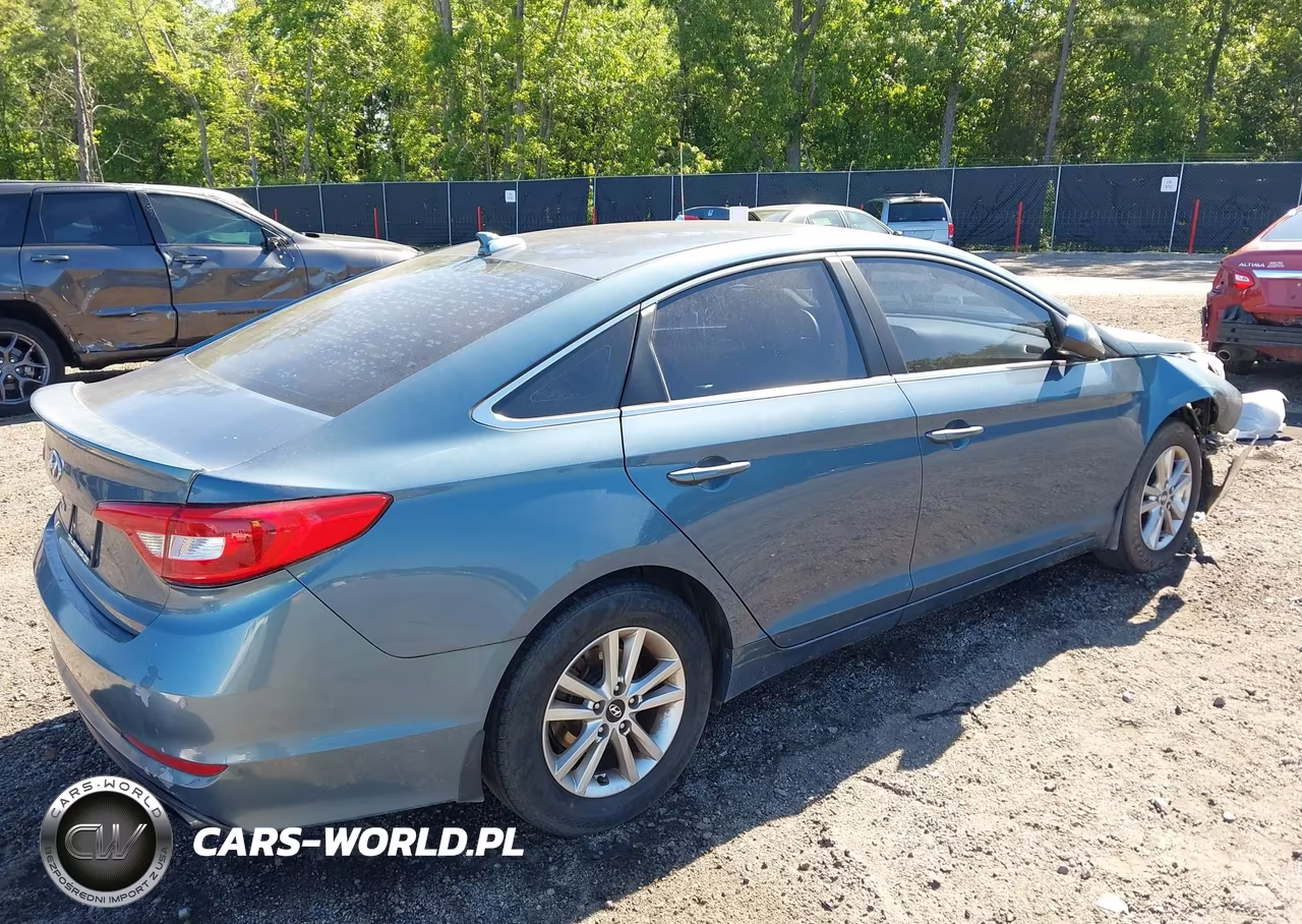 2015 Hyundai Sonata Se VIN:5NPE24AF7FH162830 - 4
