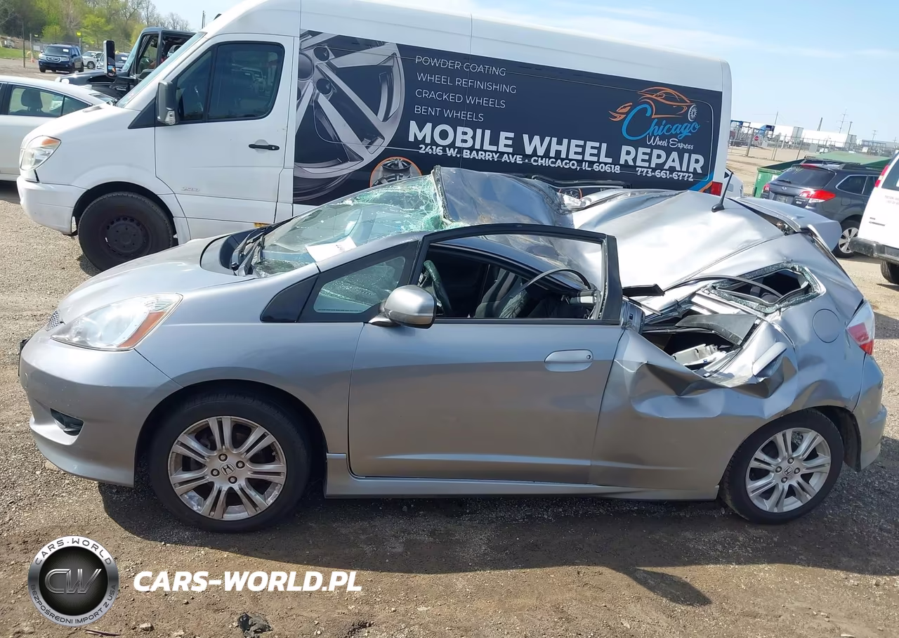 2010 Honda Fit Sport VIN:JHMGE8H41AC022576 - 14