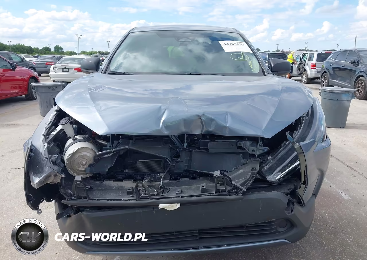 2025 Toyota Corolla Cross L VIN:7MUAAAAG4SV136530 - 12