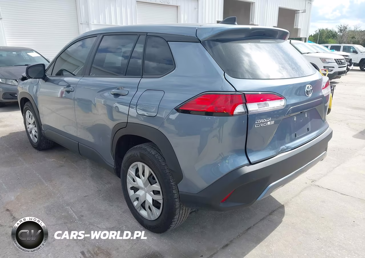 2025 Toyota Corolla Cross L VIN:7MUAAAAG4SV136530 - 3