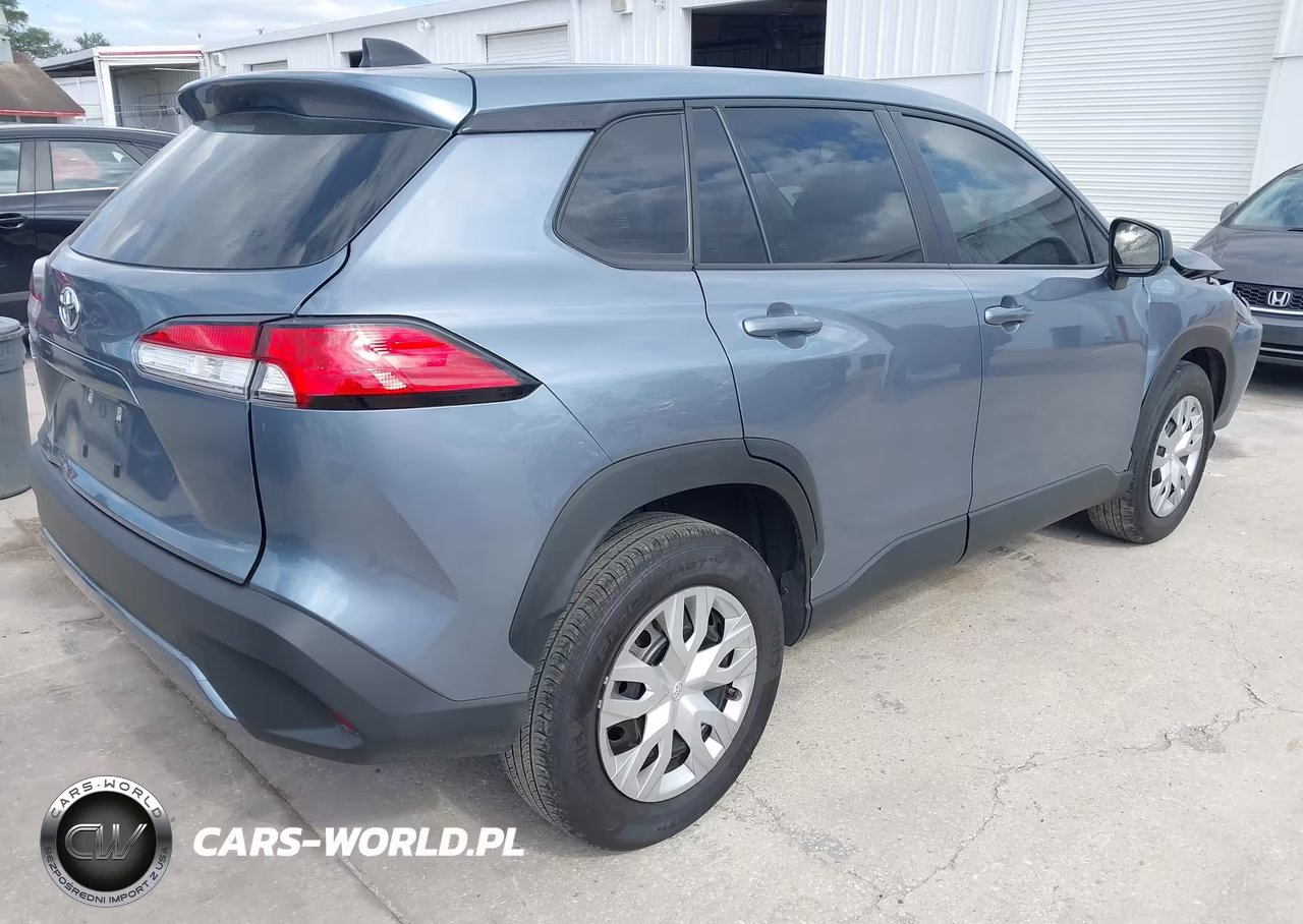 2025 Toyota Corolla Cross L VIN:7MUAAAAG4SV136530 - 4