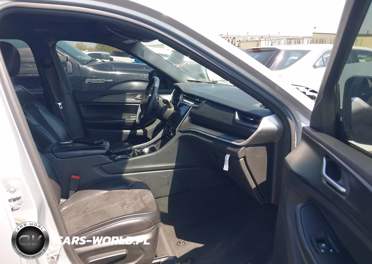 2023 Jeep Grand Cherokee Altitude 4X4 VIN:1C4RJHAG3P8848397 - 5