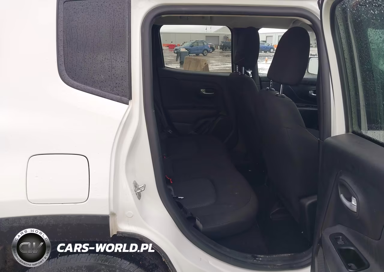2023 Jeep Renegade Latitude 4X4 VIN:ZACNJDB10PPP24241 - 8
