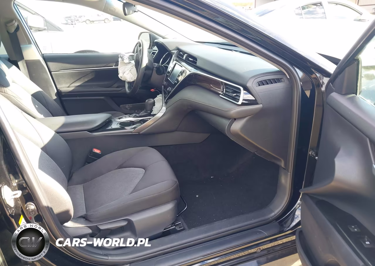2018 Toyota Camry Hybrid Le VIN:4T1B31HK4JU500552 - 5