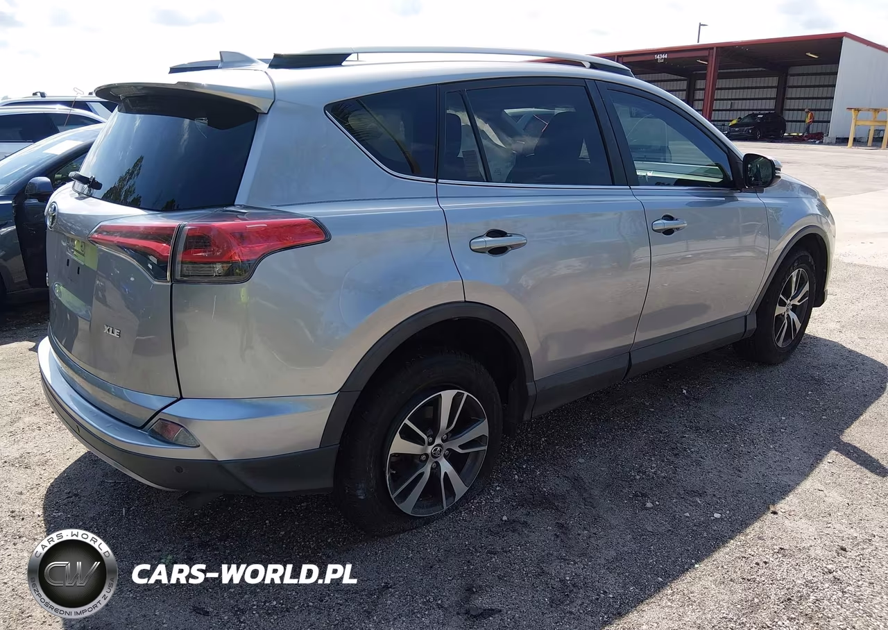 2018 Toyota Rav4 Xle VIN:2T3WFREV1JW489426 - 4