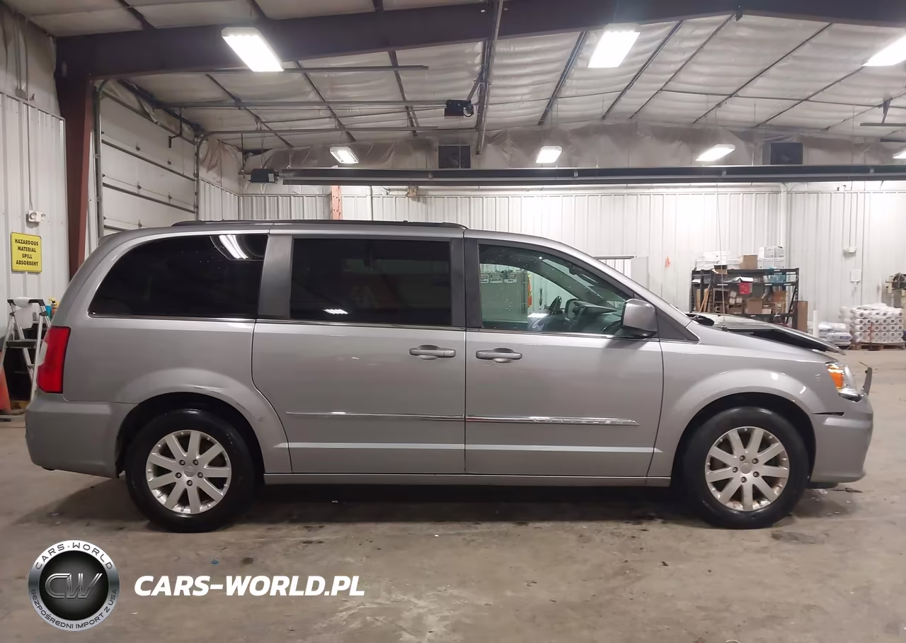 2016 Chrysler Town & Country Touring VIN:2C4RC1BG0GR268397 - 14