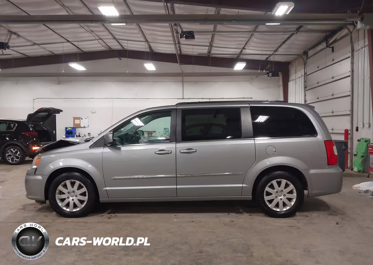 2016 Chrysler Town & Country Touring VIN:2C4RC1BG0GR268397 - 15
