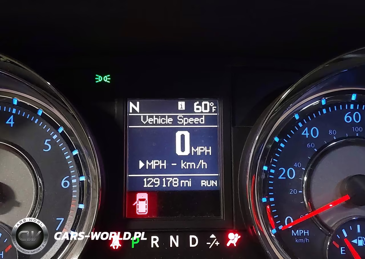 2016 Chrysler Town & Country Touring VIN:2C4RC1BG0GR268397 - 16