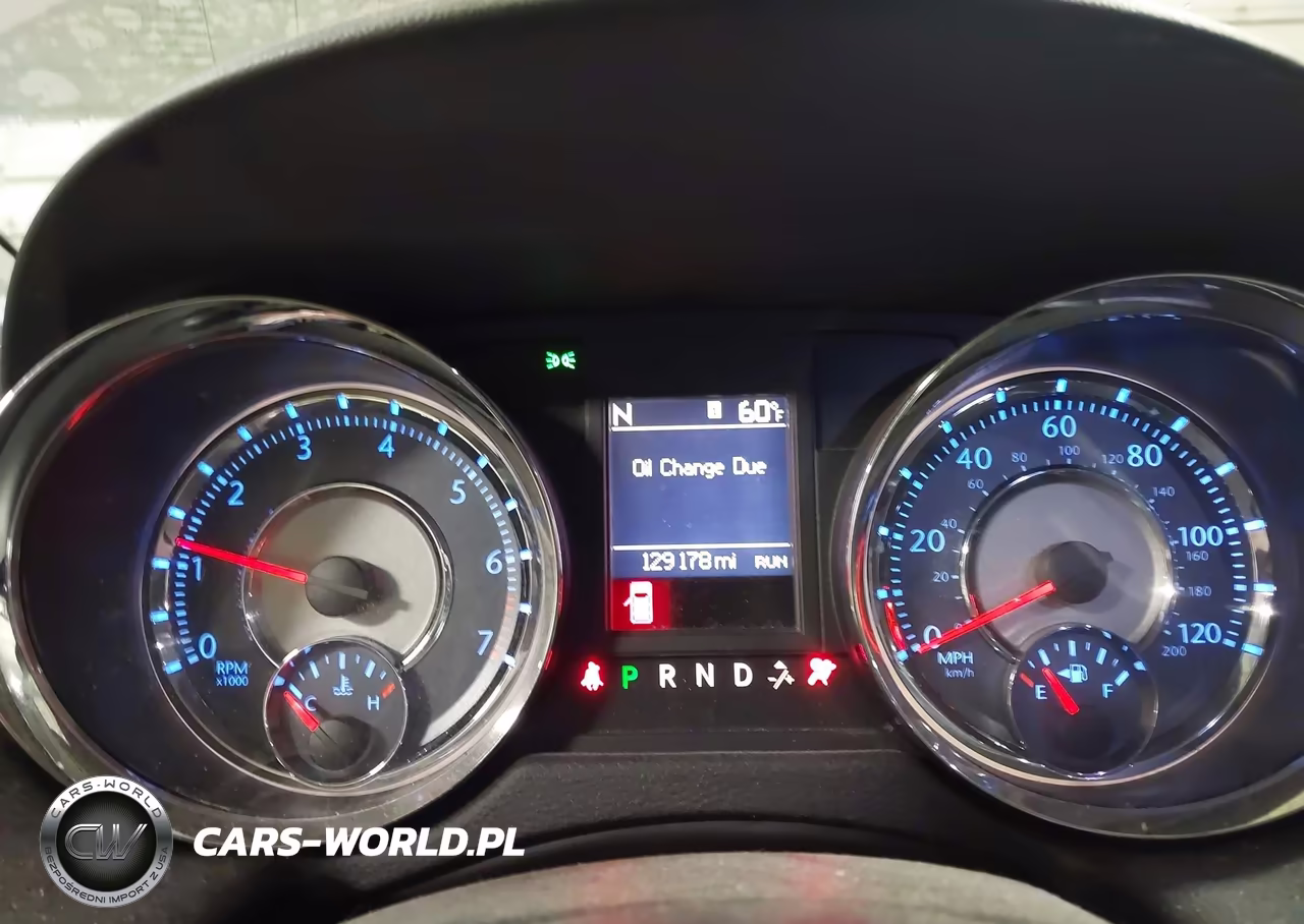 2016 Chrysler Town & Country Touring VIN:2C4RC1BG0GR268397 - 7