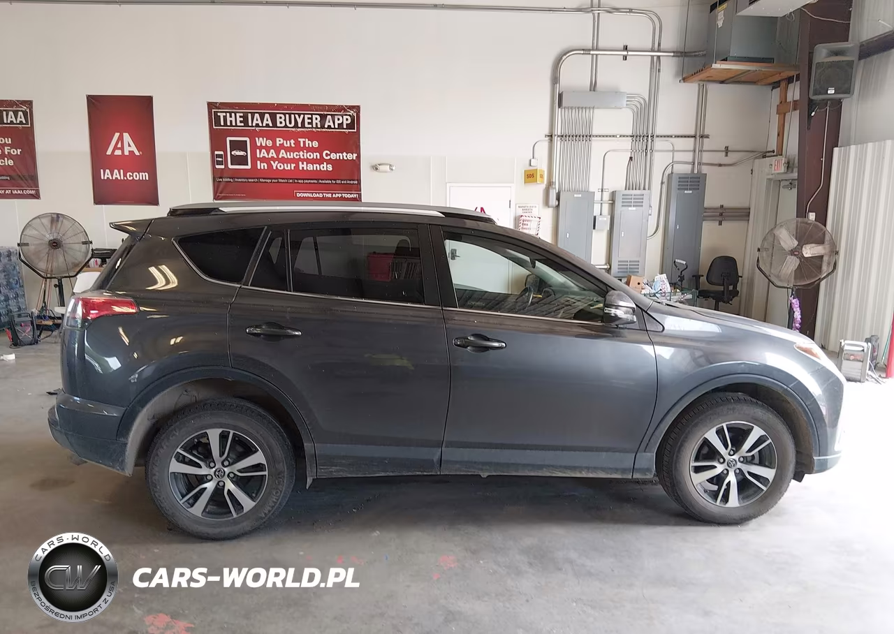 2018 Toyota Rav4 Xle VIN:JTMWFREV4JJ203373 - 13