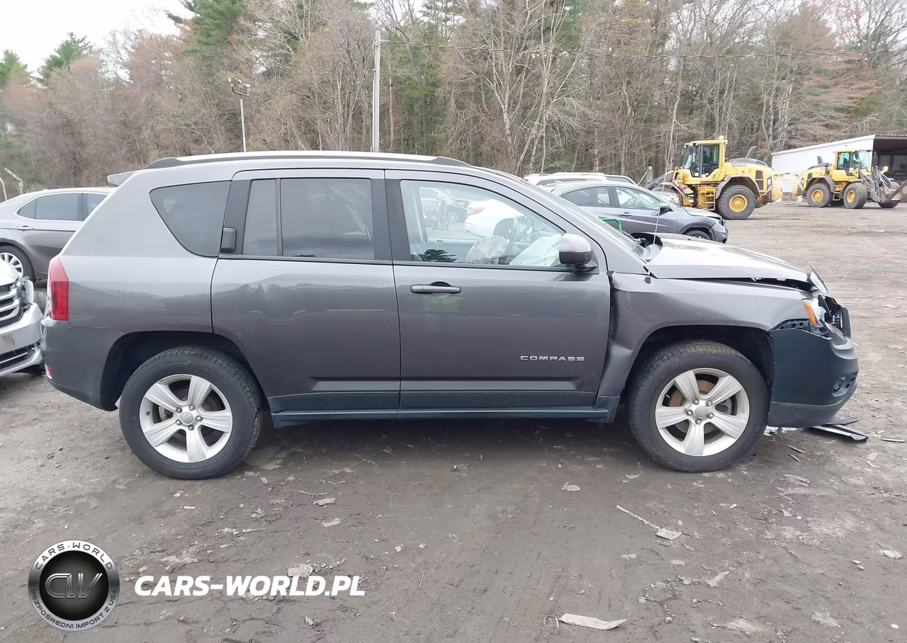 2015 Jeep Compass Latitude VIN:1C4NJDEBXFD409130 - 13