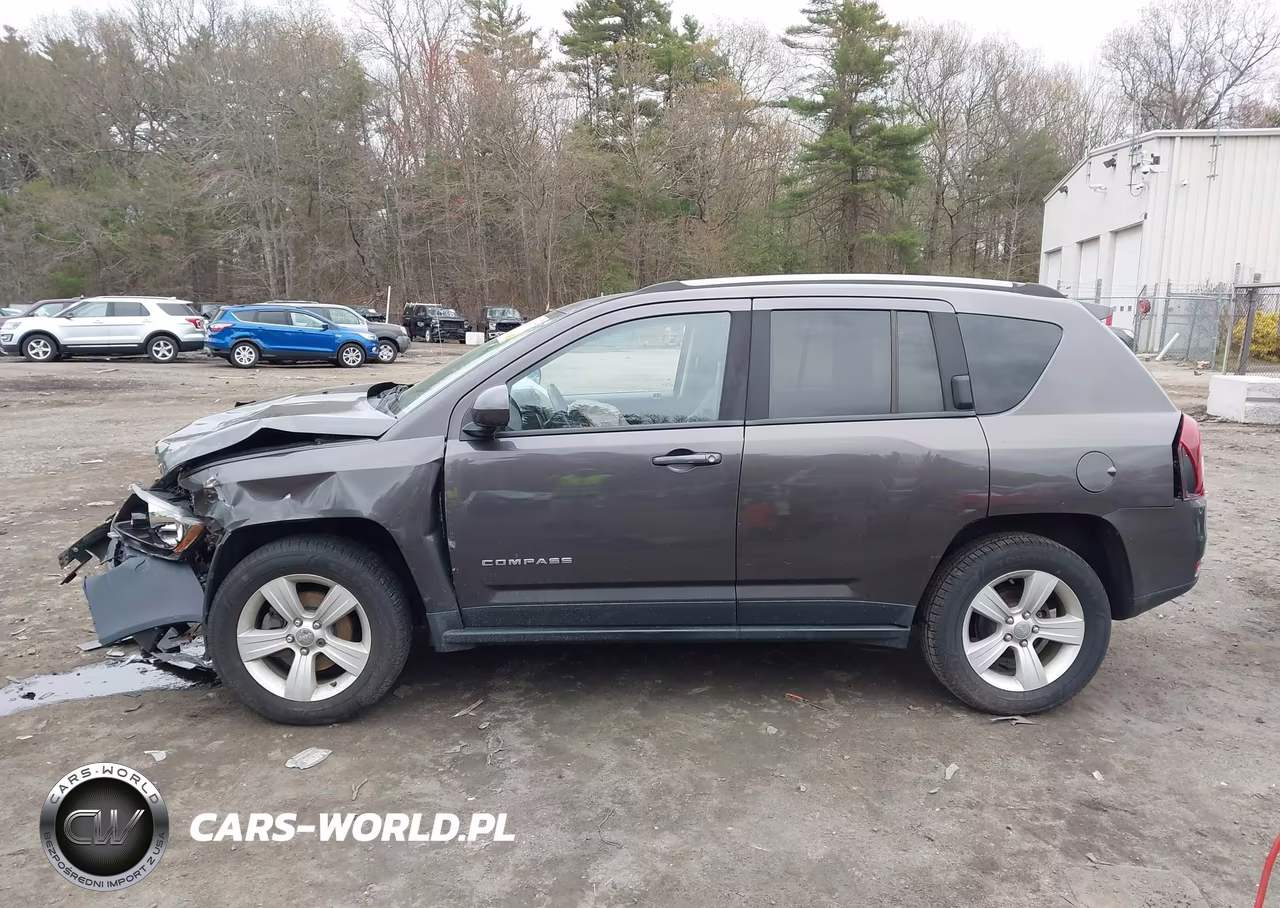 2015 Jeep Compass Latitude VIN:1C4NJDEBXFD409130 - 14