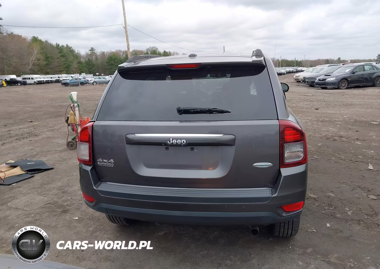 2015 Jeep Compass Latitude VIN:1C4NJDEBXFD409130 - 16
