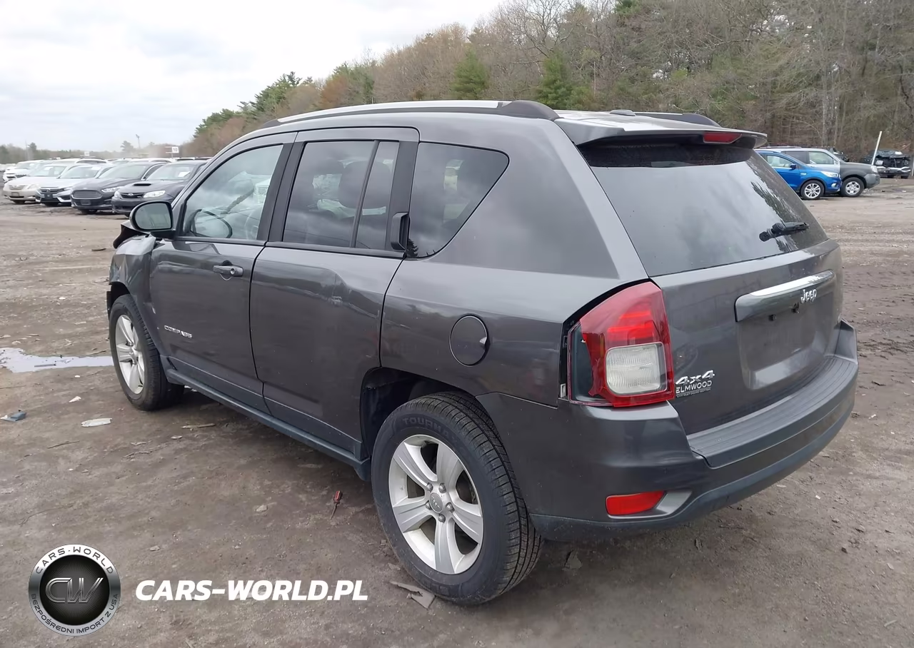 2015 Jeep Compass Latitude VIN:1C4NJDEBXFD409130 - 3