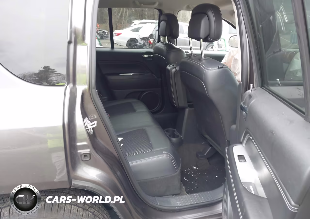 2015 Jeep Compass Latitude VIN:1C4NJDEBXFD409130 - 8