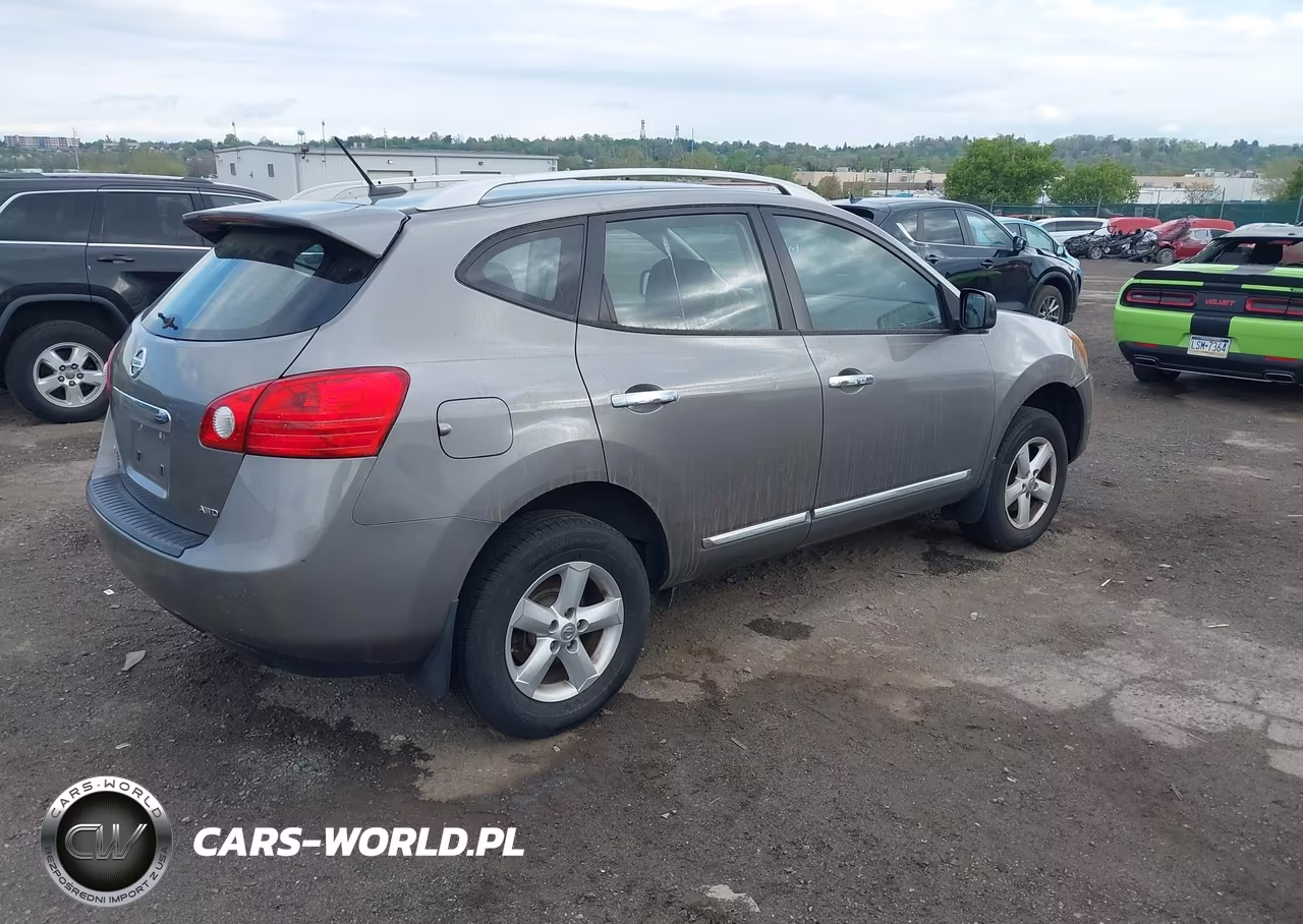 2014 Nissan Rogue Select S VIN:JN8AS5MV6EW718985 - 4