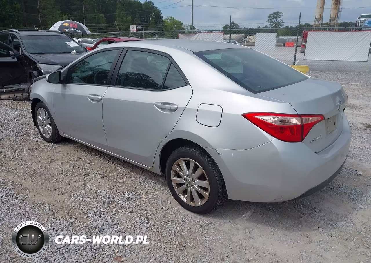 2017 Toyota Corolla Le VIN:5YFBURHE6HP651605 - 3