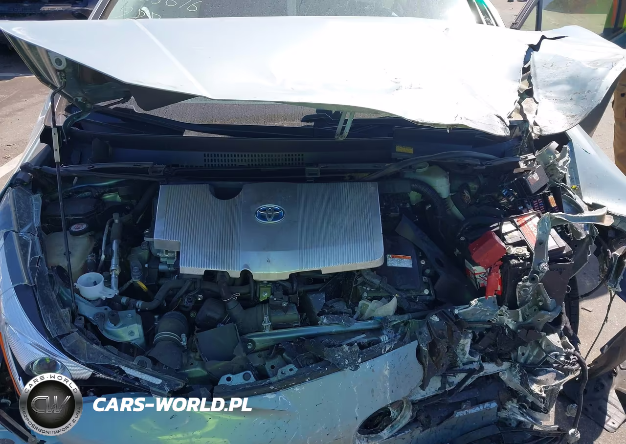 2018 Toyota Prius Two VIN:JTDKBRFUXJ3599880 - 10