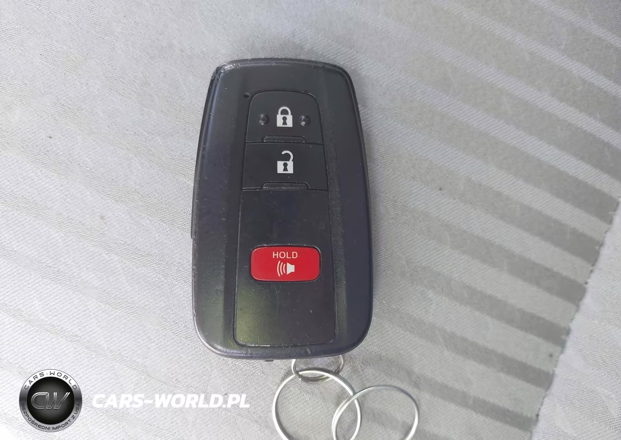 2018 Toyota Prius Two VIN:JTDKBRFUXJ3599880 - 11