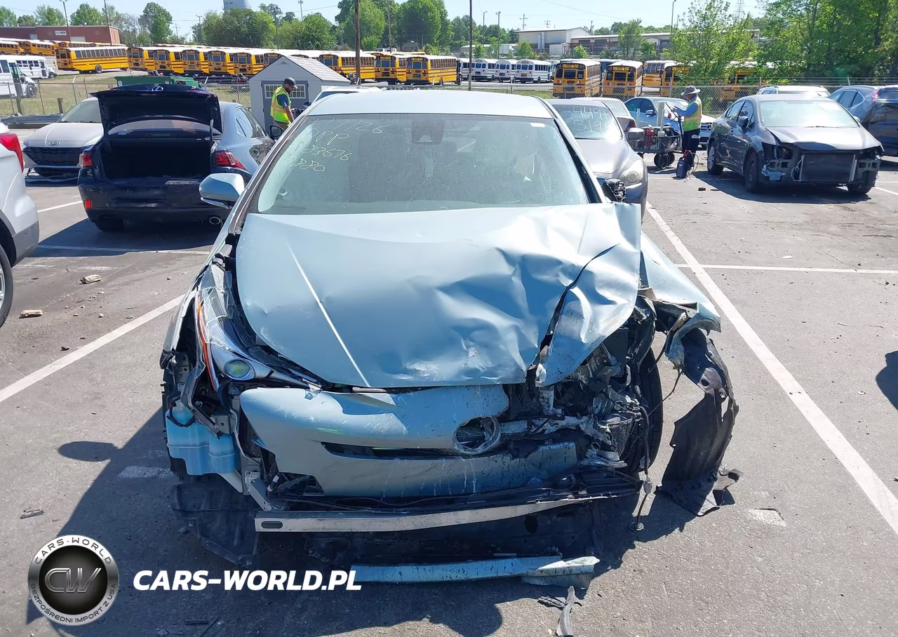 2018 Toyota Prius Two VIN:JTDKBRFUXJ3599880 - 12