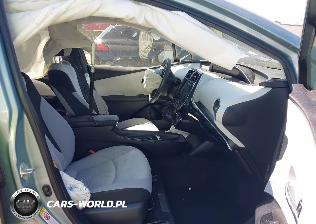 2018 Toyota Prius Two VIN:JTDKBRFUXJ3599880 - 5