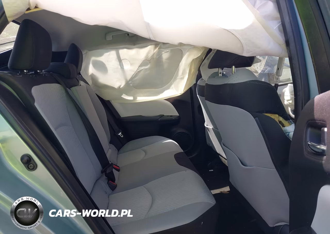 2018 Toyota Prius Two VIN:JTDKBRFUXJ3599880 - 8
