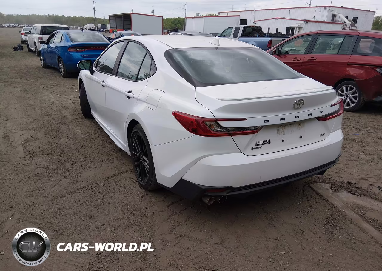 2025 Toyota Camry Se VIN:4T1DAACKXSU184386 - 3