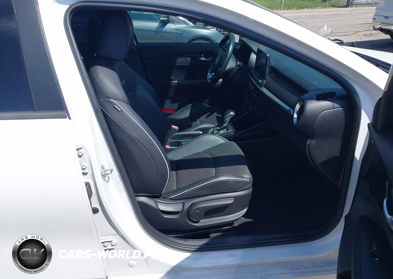 2021 Kia Forte Gt-Line VIN:3KPF34AD3ME394391 - 5