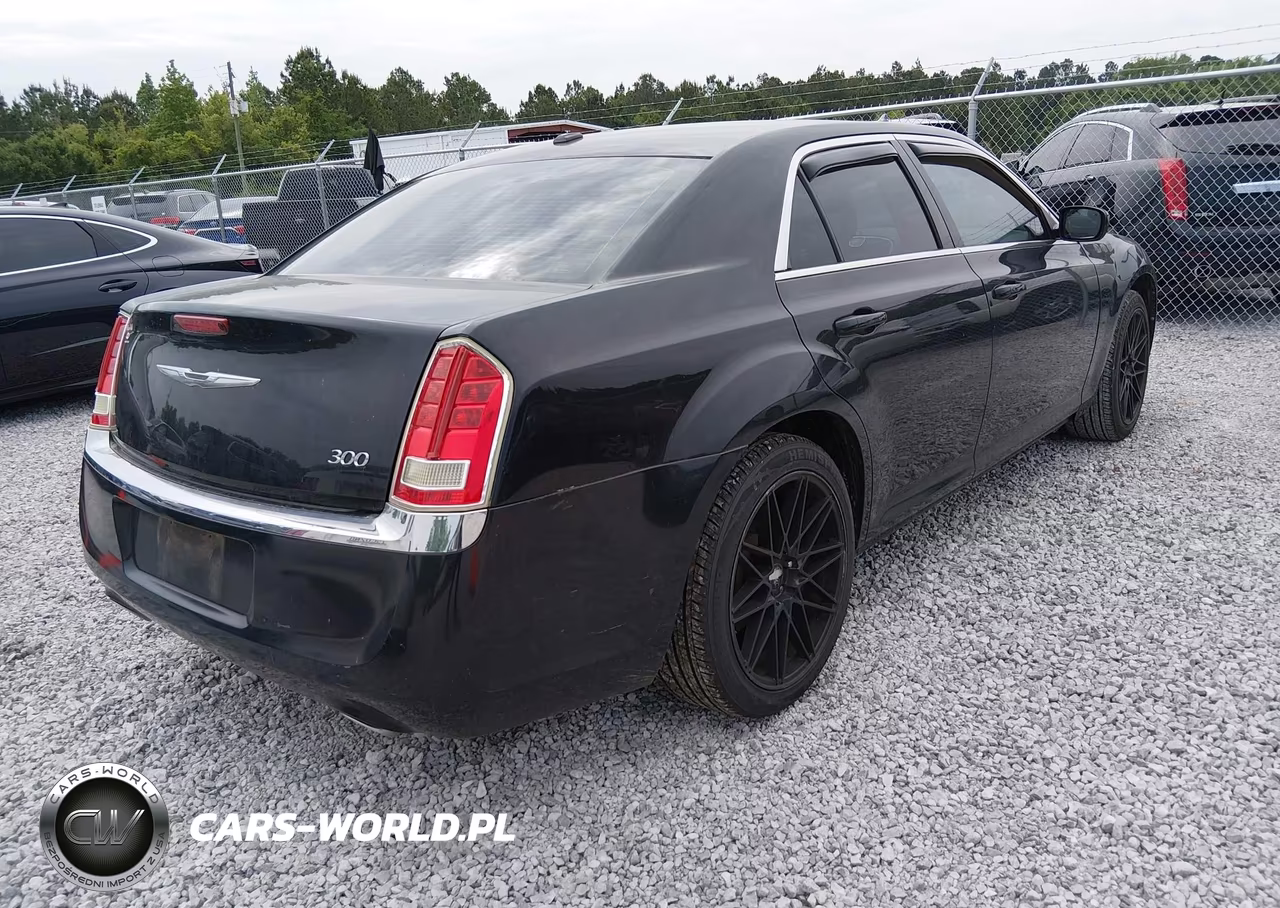 2014 Chrysler 300 VIN:2C3CCAAG4EH286688 - 4