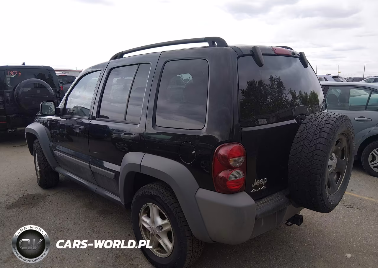 2005 Jeep Liberty Sport VIN:1J4GL48K15W545626 - 3