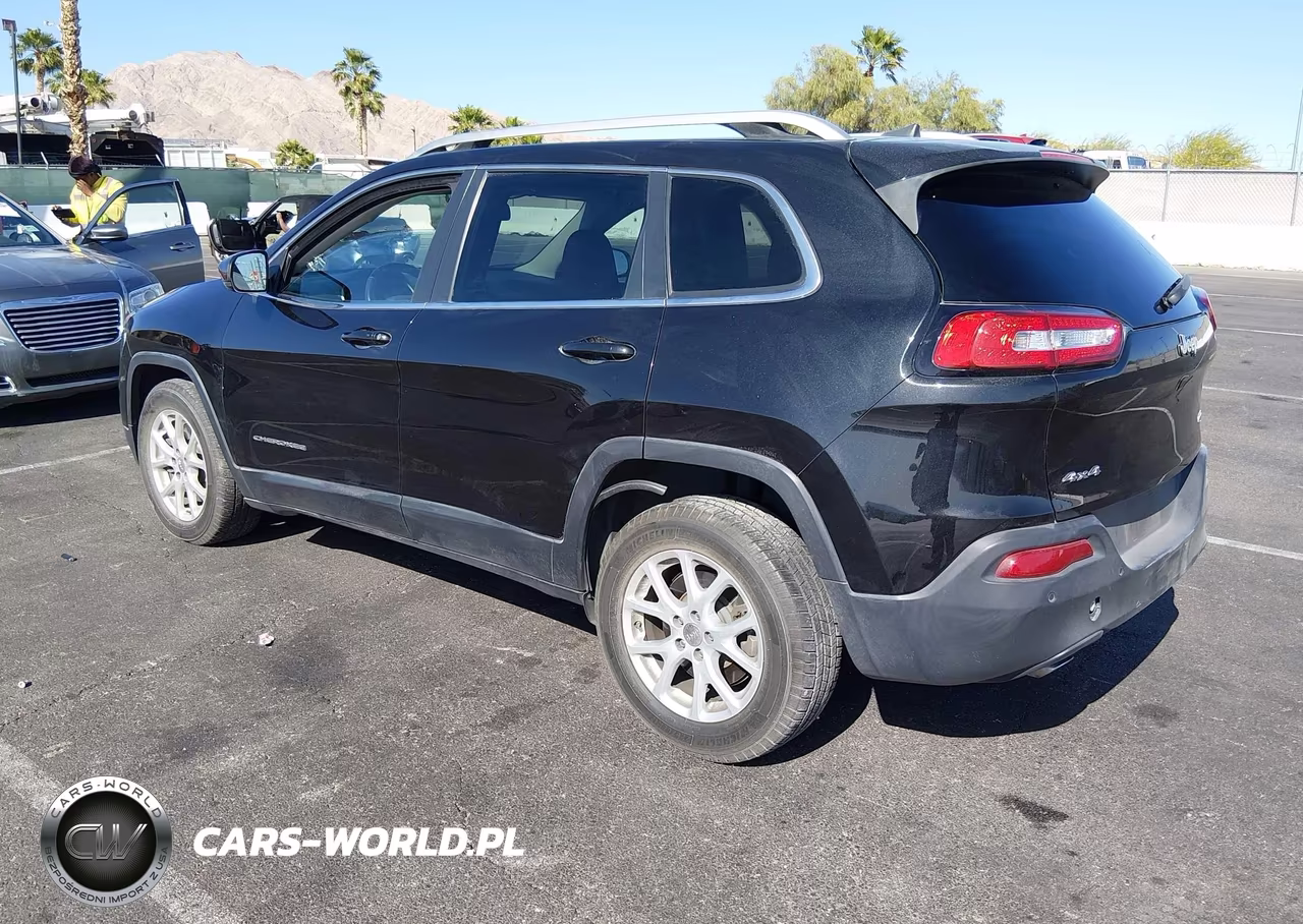 2016 Jeep Cherokee Latitude VIN:1C4PJMCB5GW214151 - 3