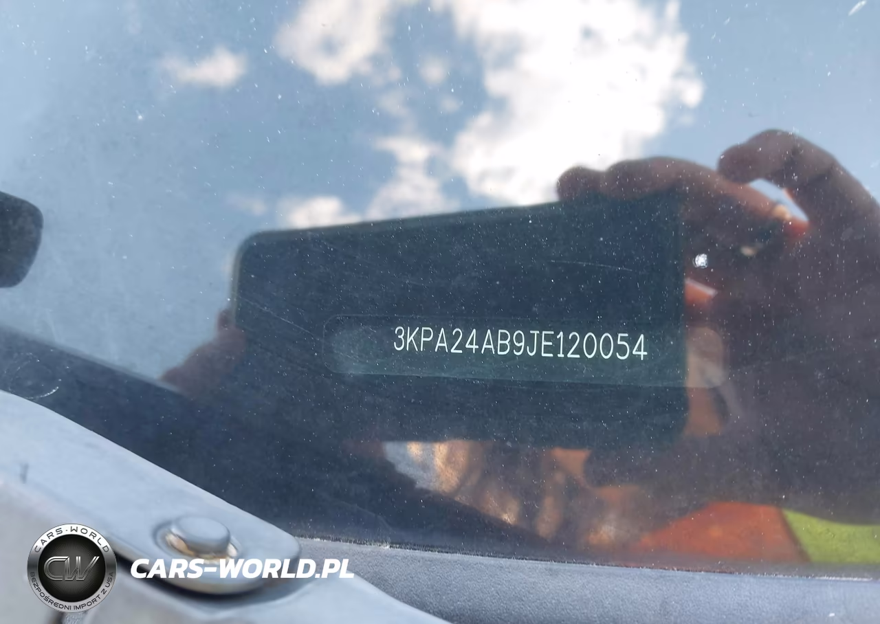 2018 Kia Rio S VIN:3KPA24AB9JE120054 - 9