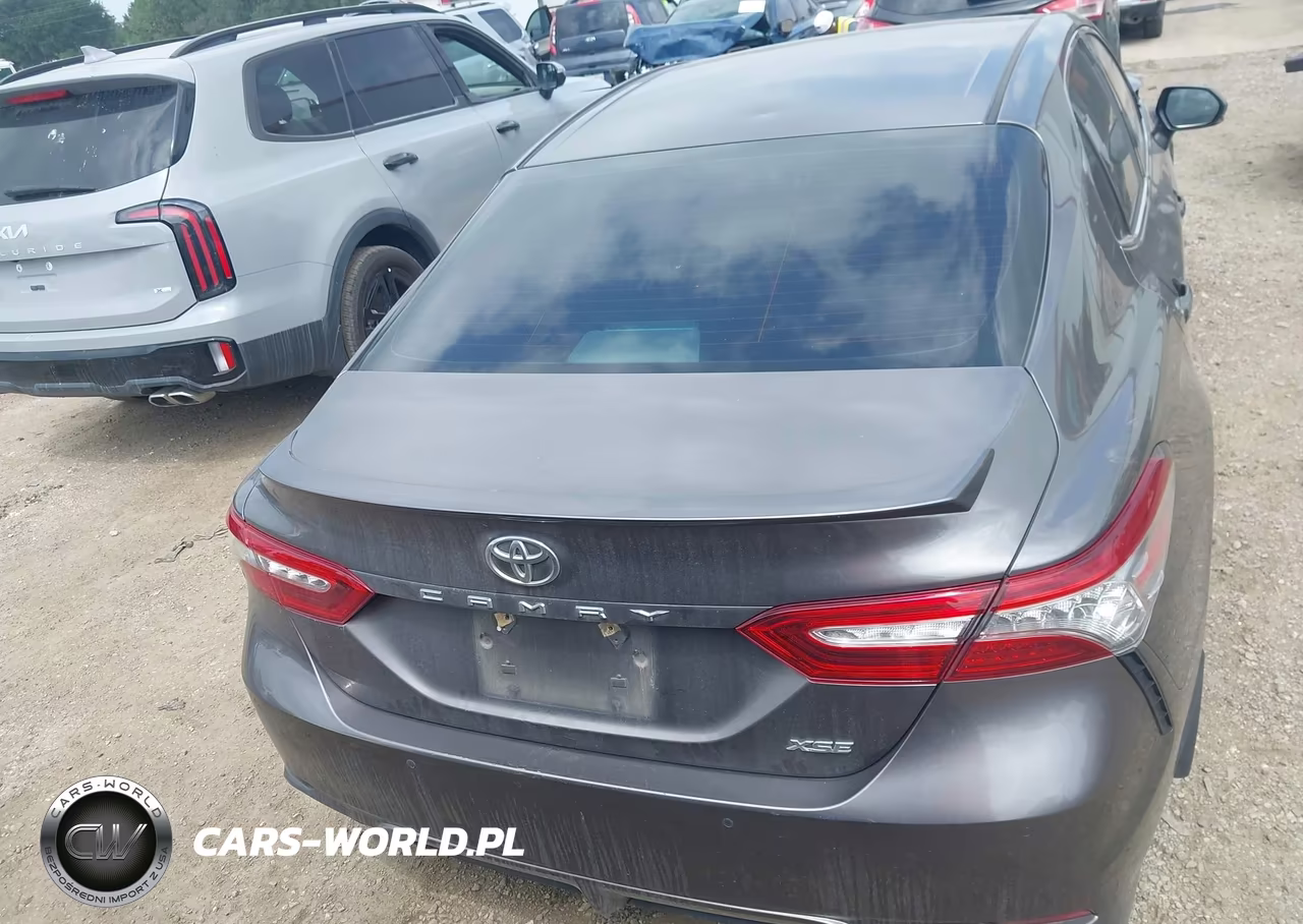 2018 Toyota Camry Xse VIN:4T1B61HK1JU090283 - 16