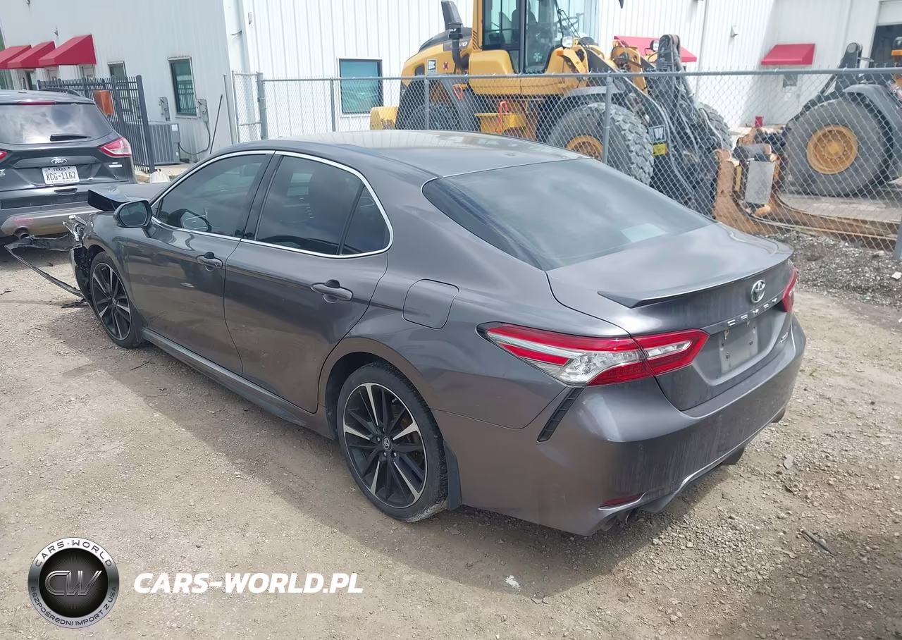 2018 Toyota Camry Xse VIN:4T1B61HK1JU090283 - 3