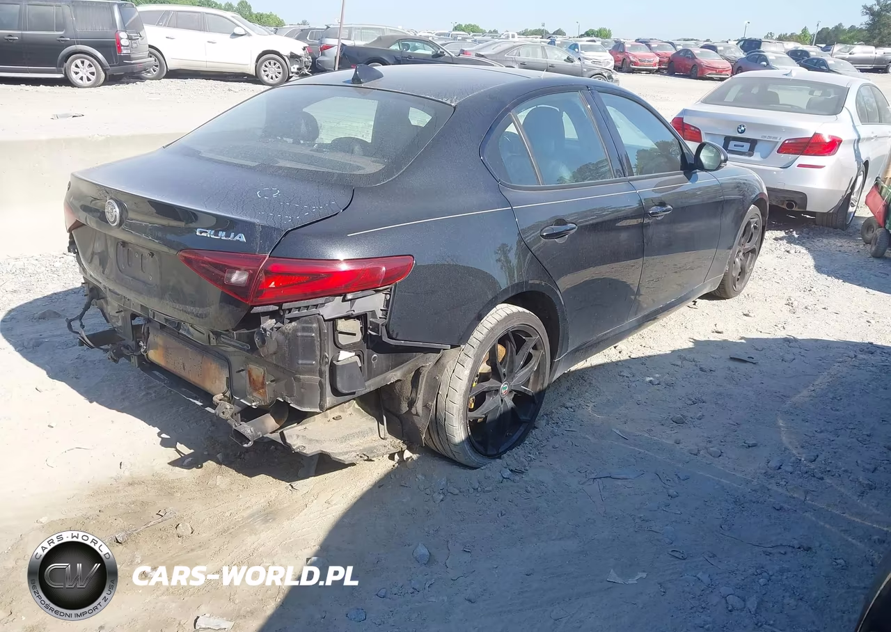 2017 Alfa Romeo Giulia Ti Awd VIN:ZARFAEENXH7538433 - 4