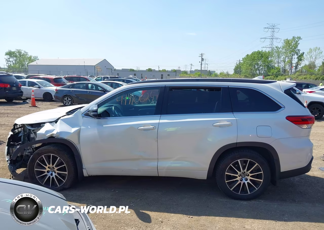 2018 Toyota Highlander Se VIN:5TDJZRFH3JS536757 - 14