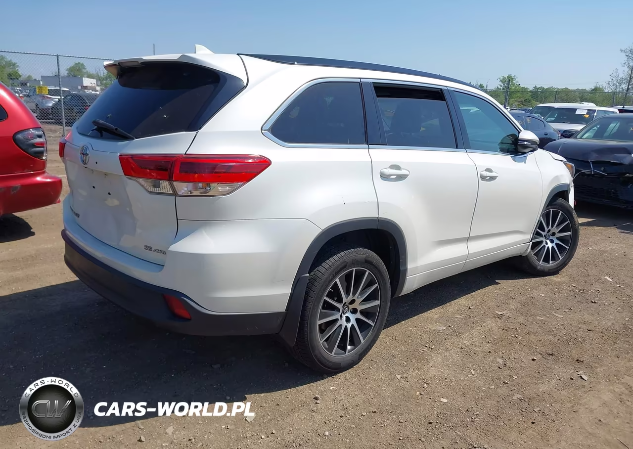 2018 Toyota Highlander Se VIN:5TDJZRFH3JS536757 - 4