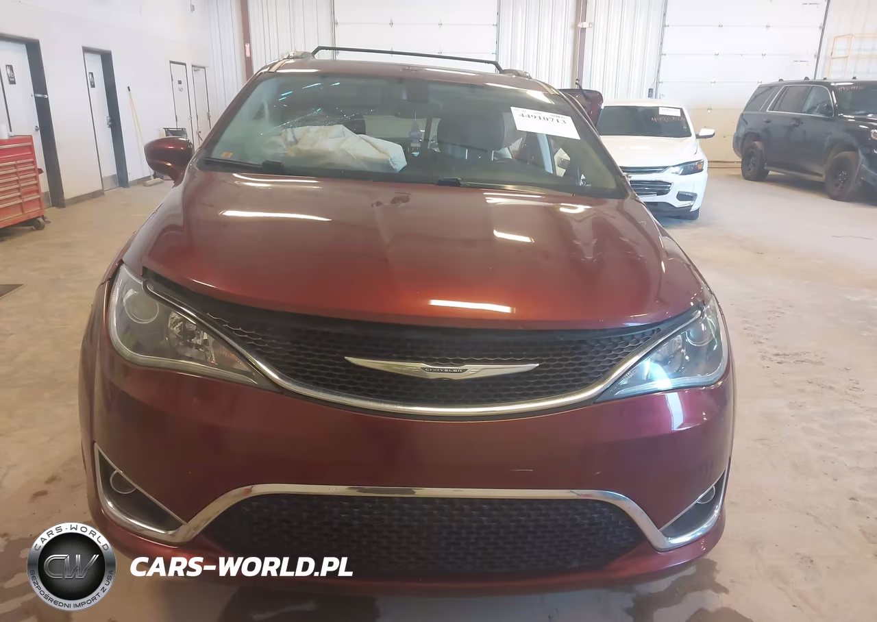 2017 Chrysler Pacifica Touring-L Plus VIN:2C4RC1EG0HR810823 - 12