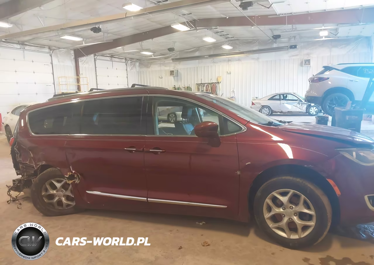 2017 Chrysler Pacifica Touring-L Plus VIN:2C4RC1EG0HR810823 - 13