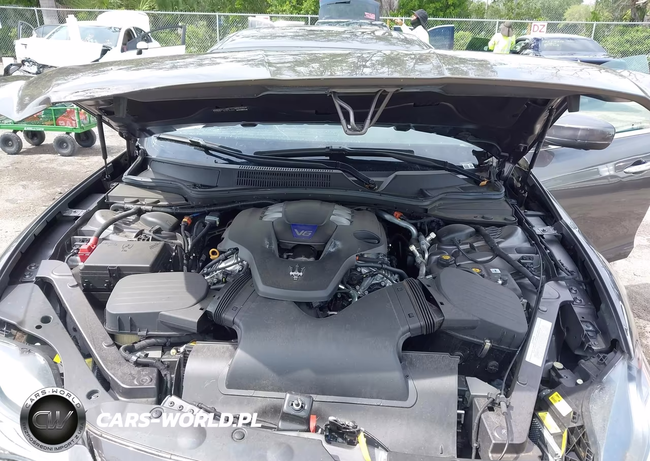 2023 Maserati Quattroporte Modena Q4 VIN:ZAM56YRM4PX423458 - 10