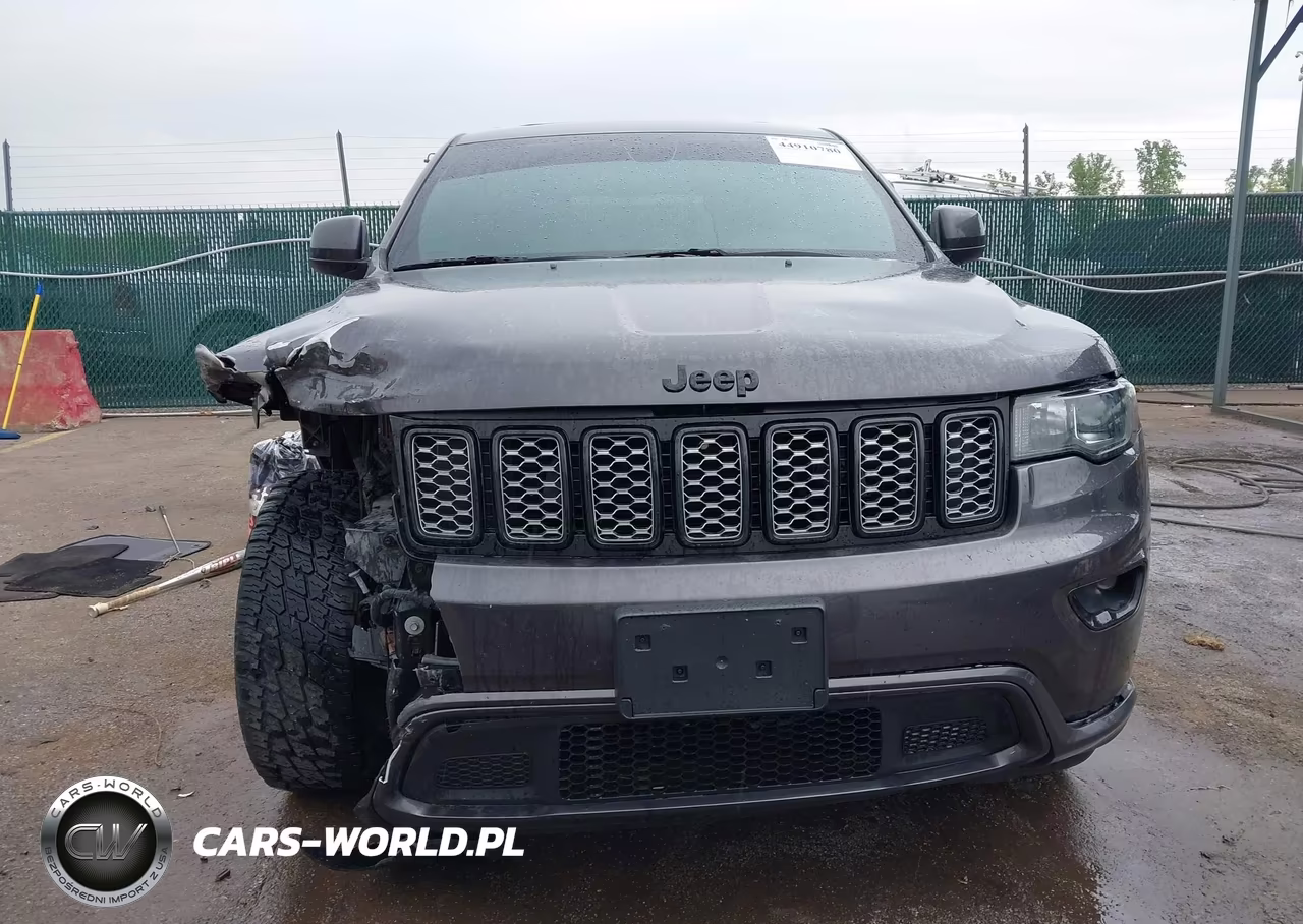 2017 Jeep Grand Cherokee Altitude 4X4 VIN:1C4RJFAG2HC704889 - 12