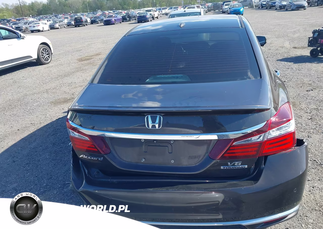 2016 Honda Accord Touring VIN:1HGCR3F9XGA025147 - 16